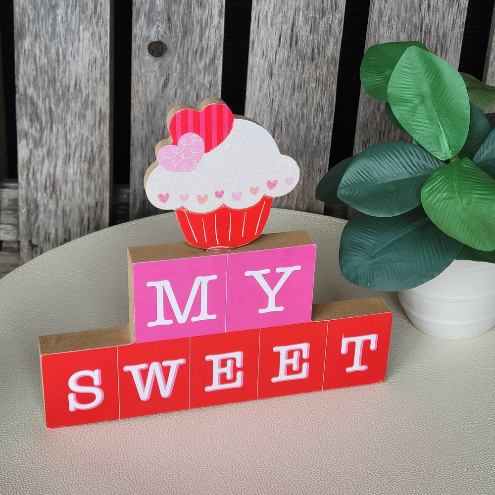 Sweet Cupcake Party Wood Decor - Picture 4 of 4